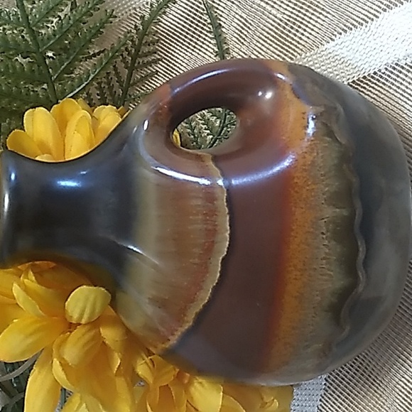 BEAUTIFUL POTTERY HANDLED VASE / JUG STYLE - Picture 2 of 14